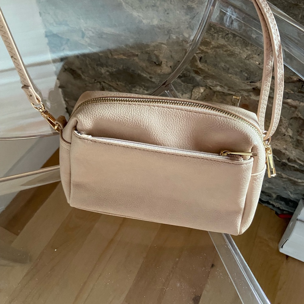 Elegant Tan cream (fashion puzzle)  faux leather Crossbody Bag